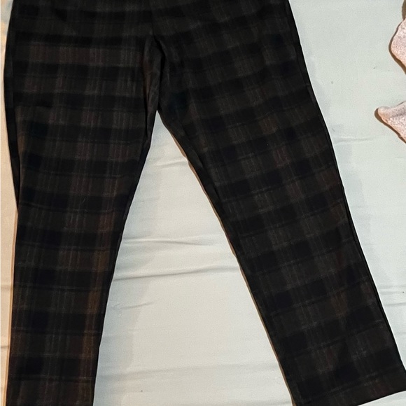 Plaid women’s pants - Picture 2 of 4